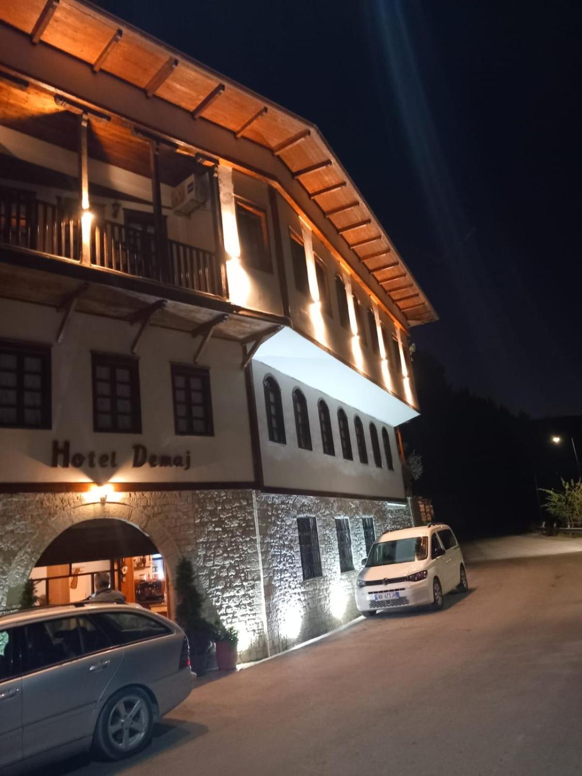 Hotel Demaj 培拉特 外观 照片
