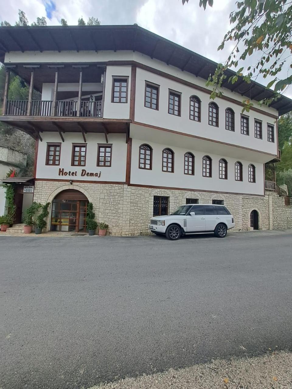 Hotel Demaj 培拉特 外观 照片