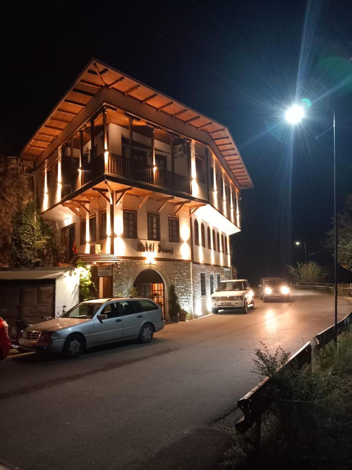 Hotel Demaj 培拉特 外观 照片
