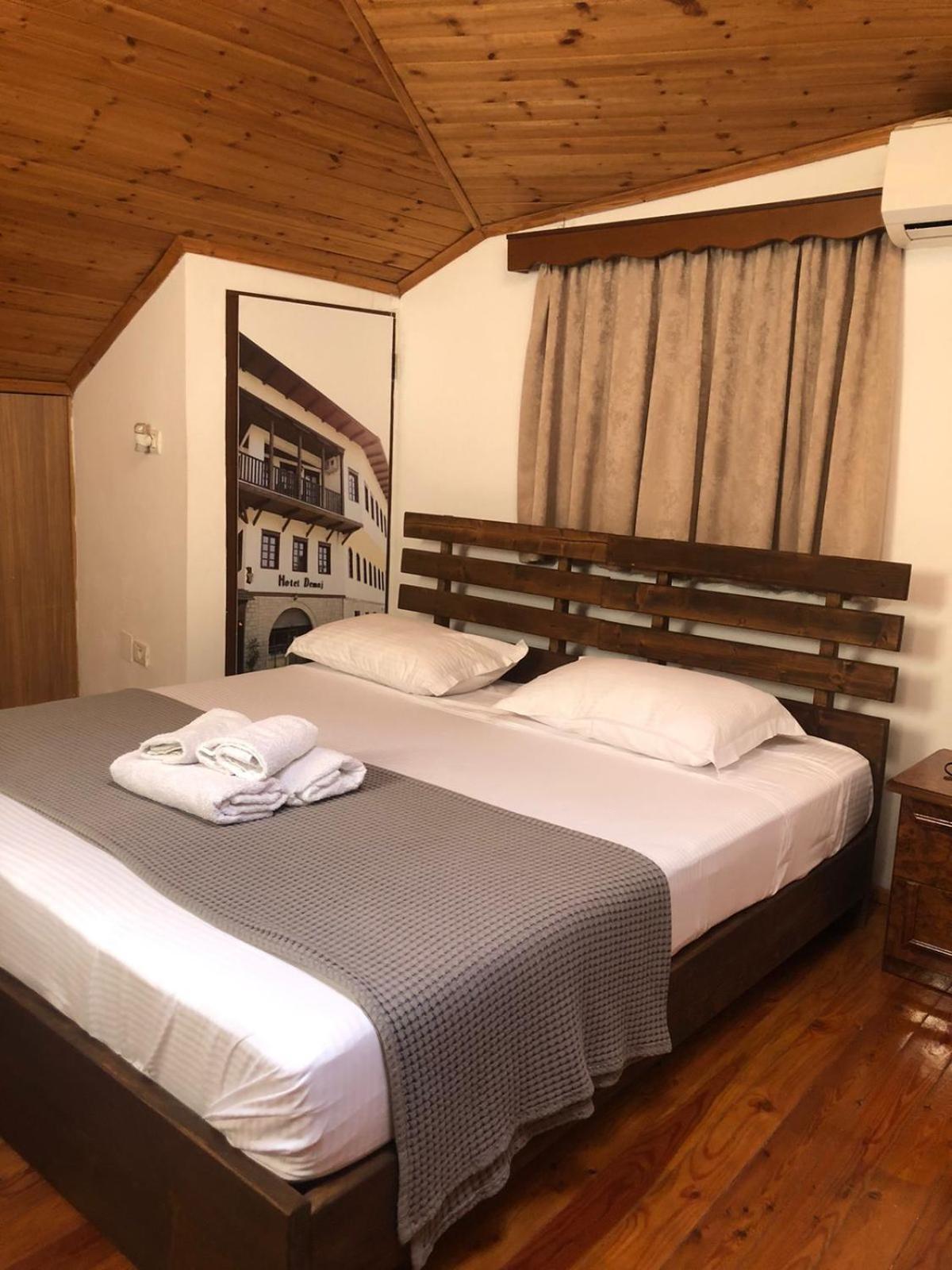 Hotel Demaj 培拉特 外观 照片