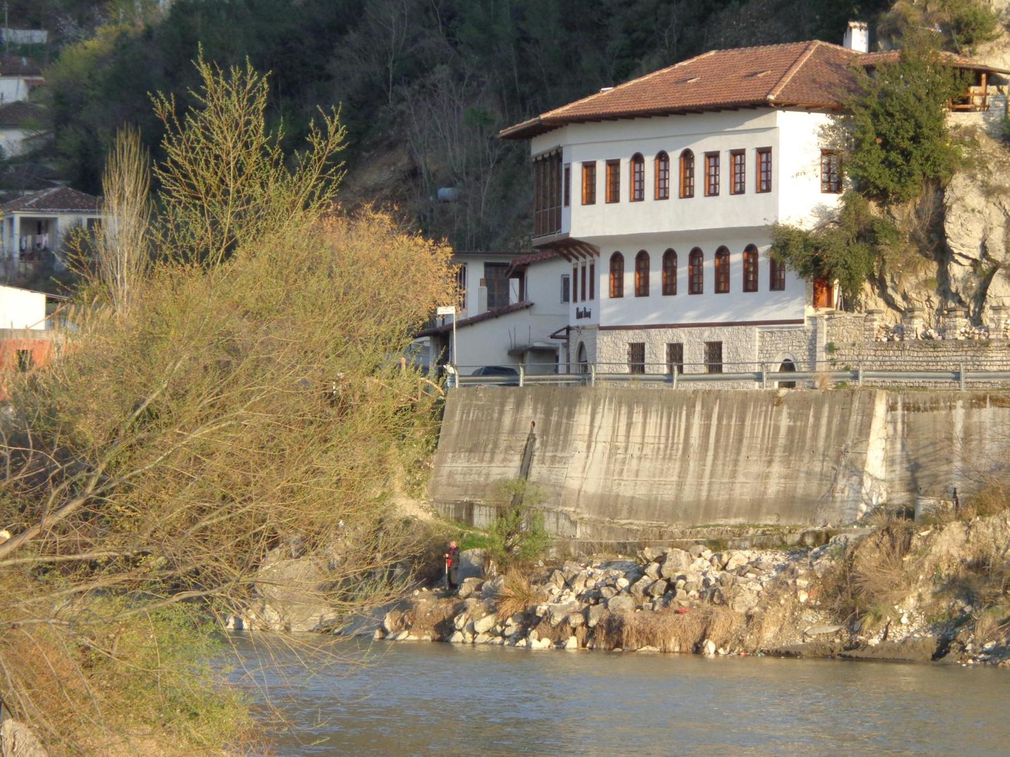Hotel Demaj 培拉特 外观 照片