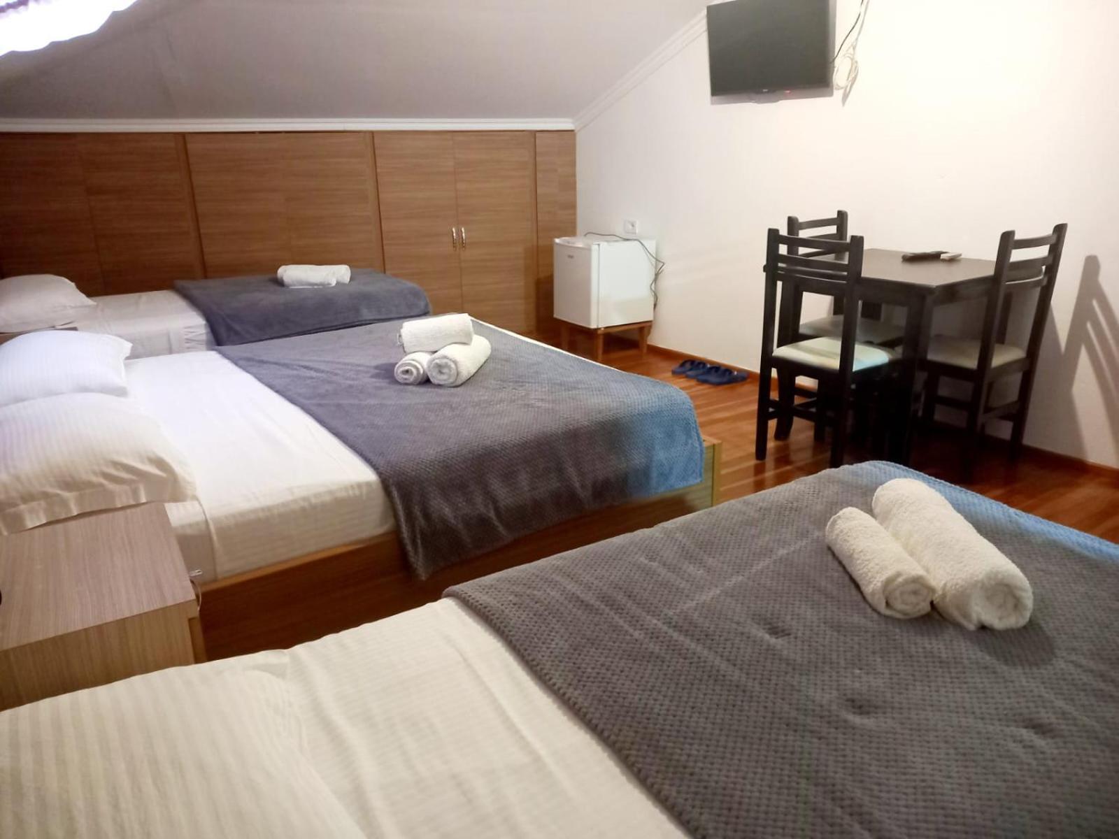 Hotel Demaj 培拉特 外观 照片