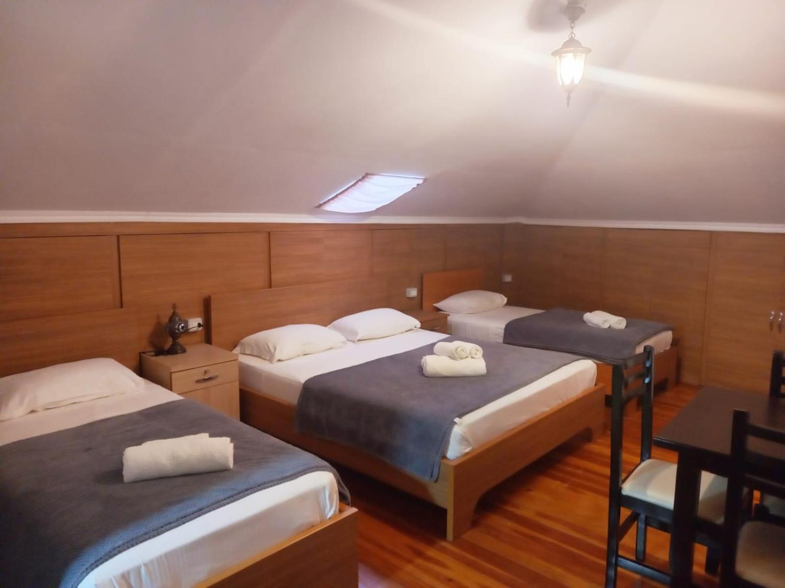 Hotel Demaj 培拉特 外观 照片